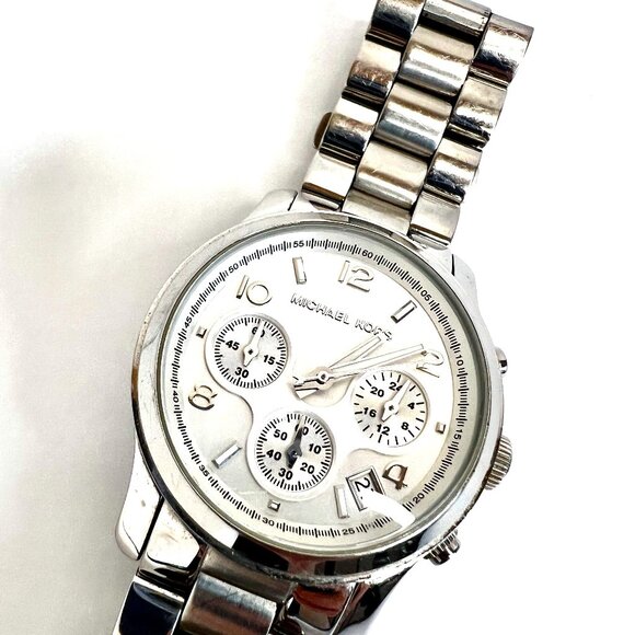 MICHAEL KORS SILVER STAINLESS STEEL WATCH
